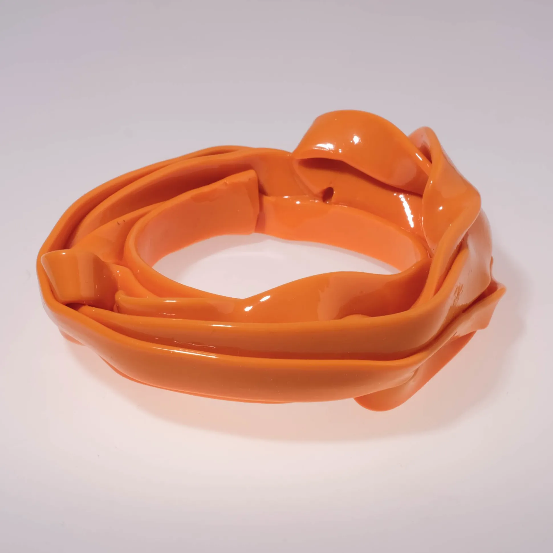 ribbon_bracelet__matt_ora_2.webp Ribbon Bracelet - Matt Orange
