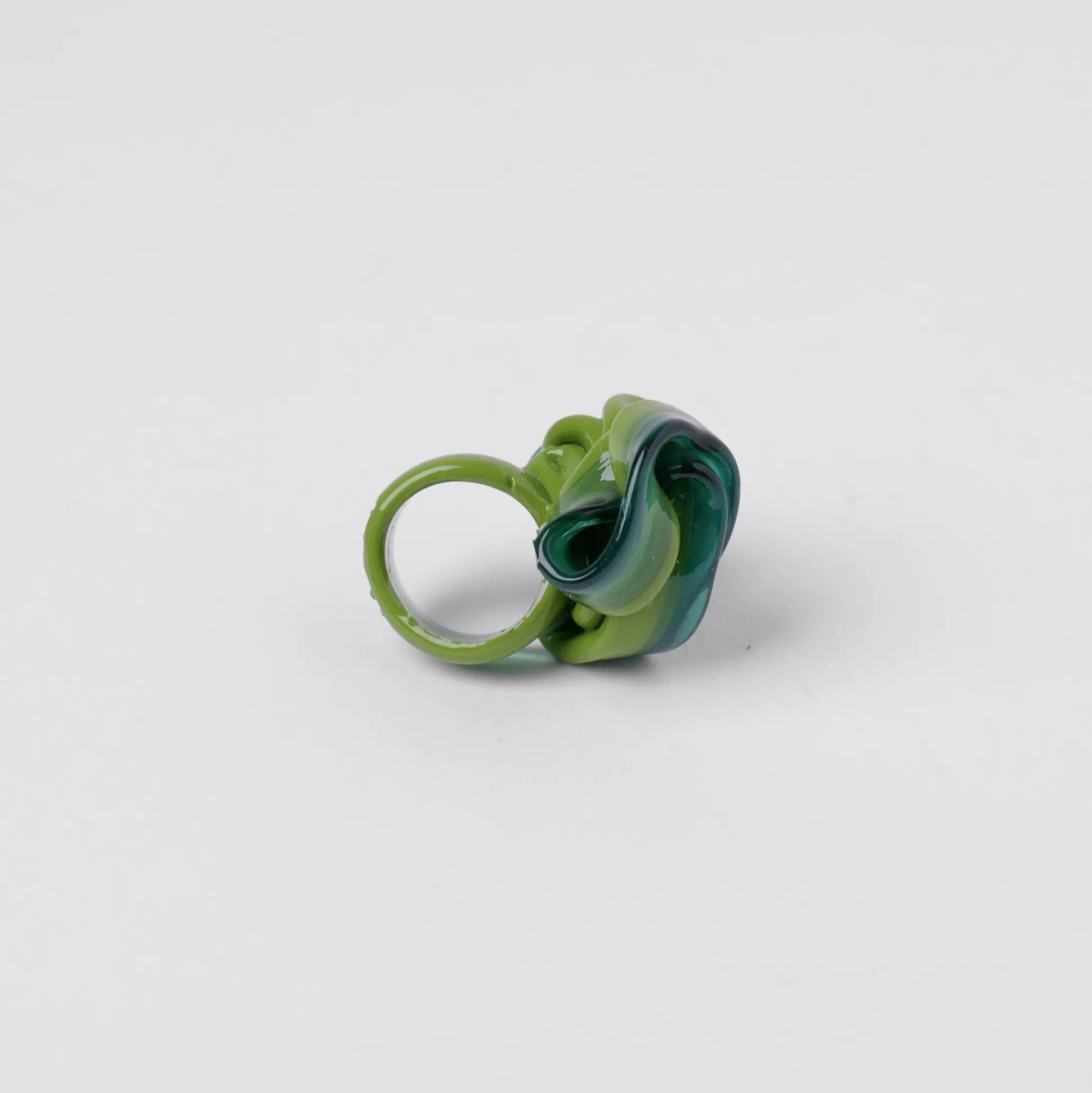 ribbon_ring__matt_green_a_4.webp Ribbon Ring - Matt Green And Clear Emerald