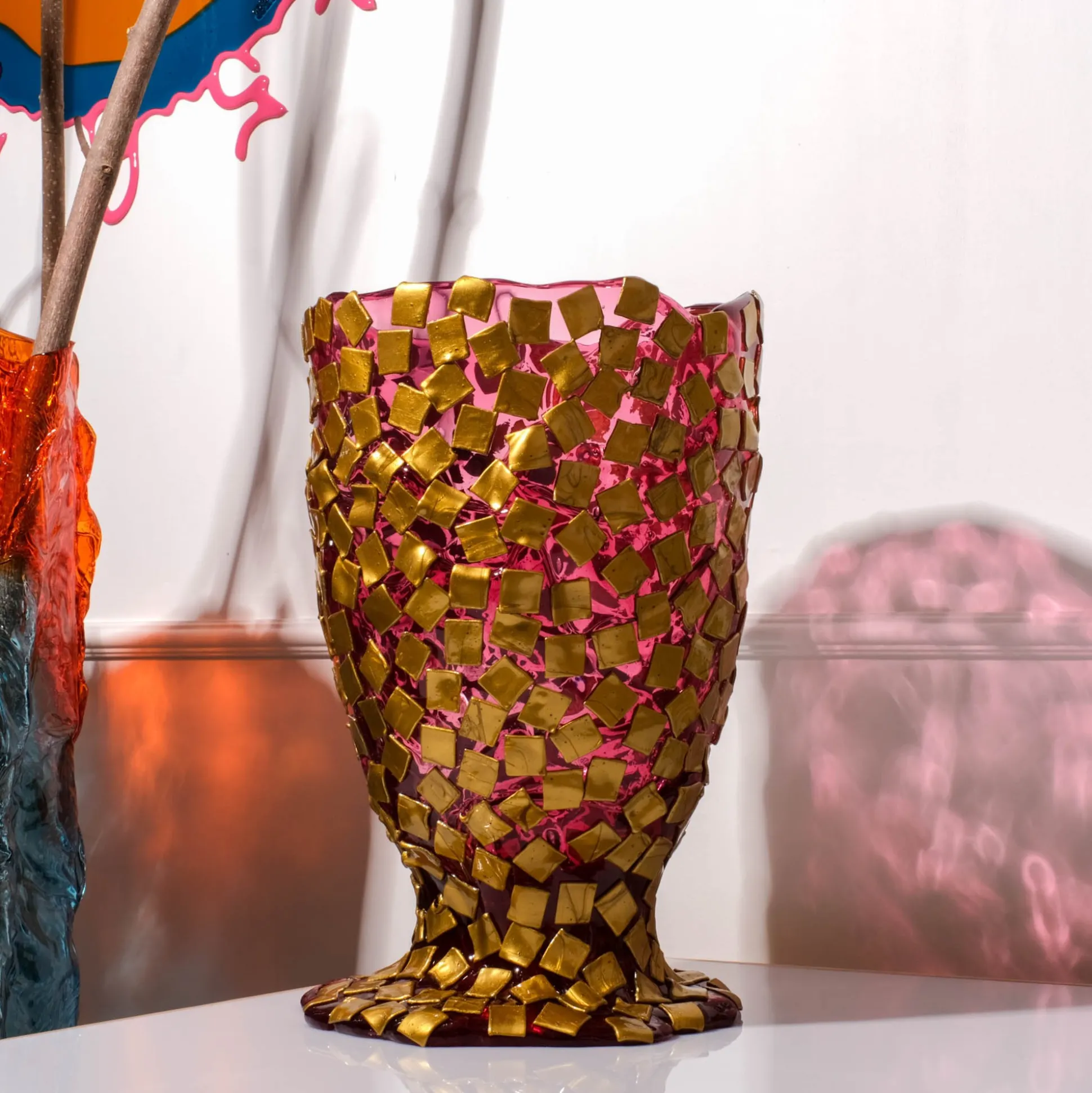 rock_vase__clear_light_fu_8.webp Rock Vase - Clear Light Fuchsia And Gold