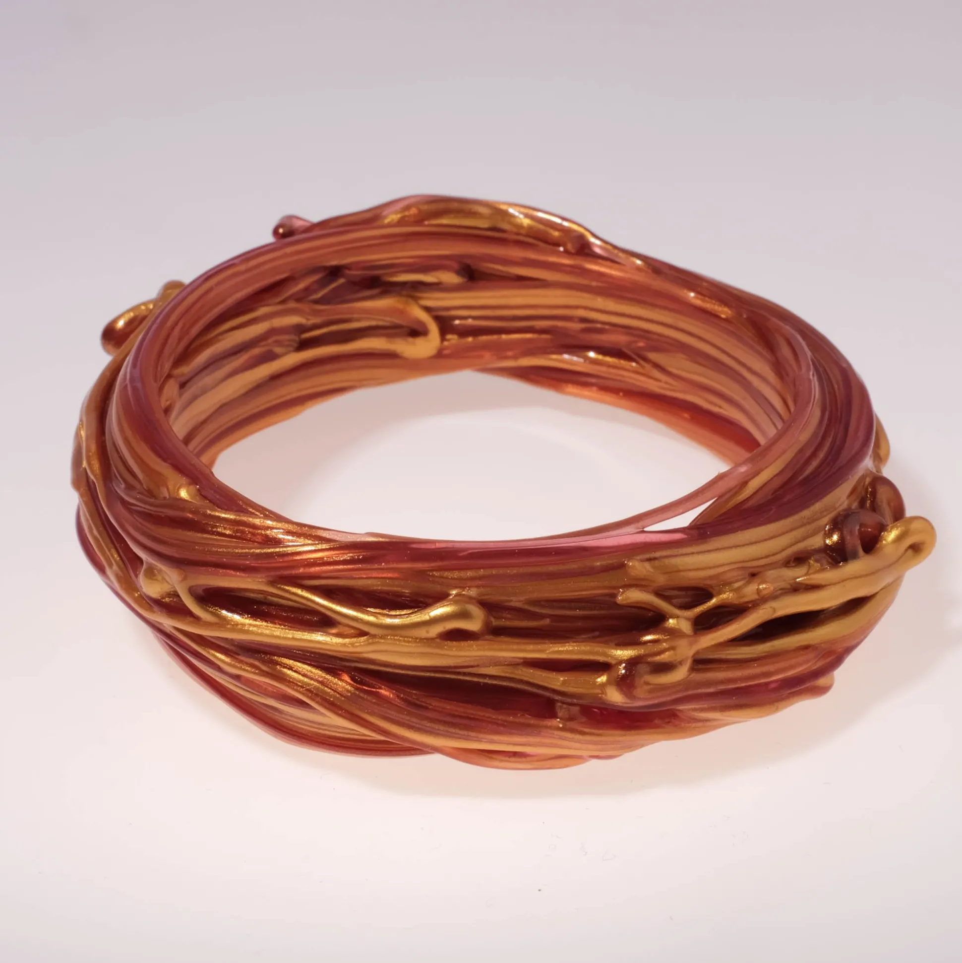 spaghetti_bracelet__gold__2.webp Spaghetti Bracelet - Gold And Clear Fuchsia