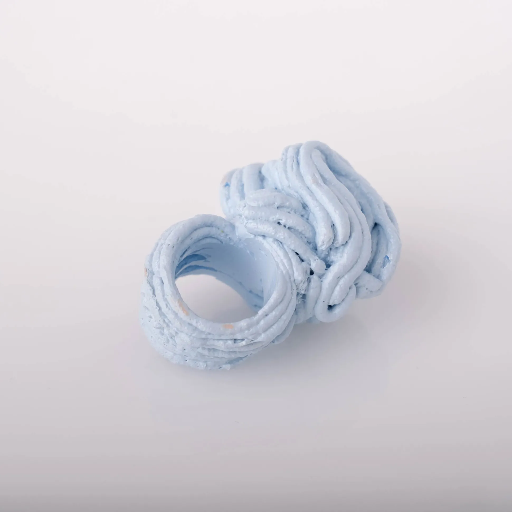 spaghetti_ring__matt_past_1.webp Spaghetti Ring - Matt Pastel Blue