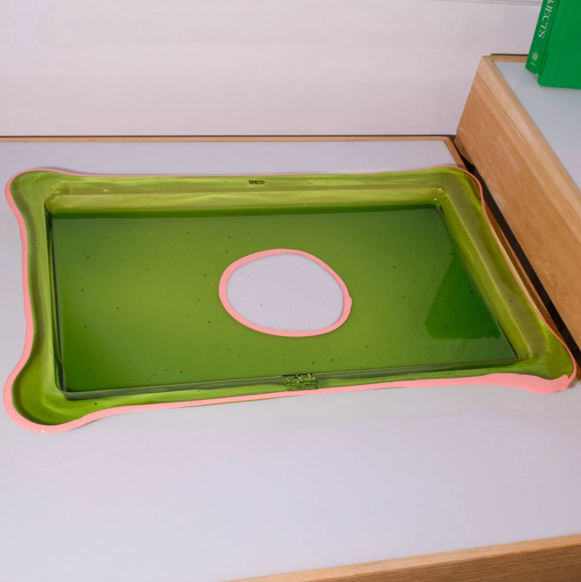 try_tray_rectangular__cle_5.webp Try Tray Rectangular - Clear Bottle Green, Salmon